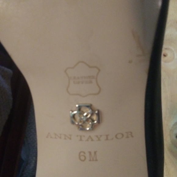 Heels - Picture 4 of 4